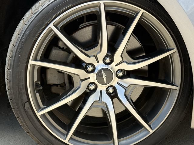 Used 2022 Genesis G70 3.3T RWD image 9