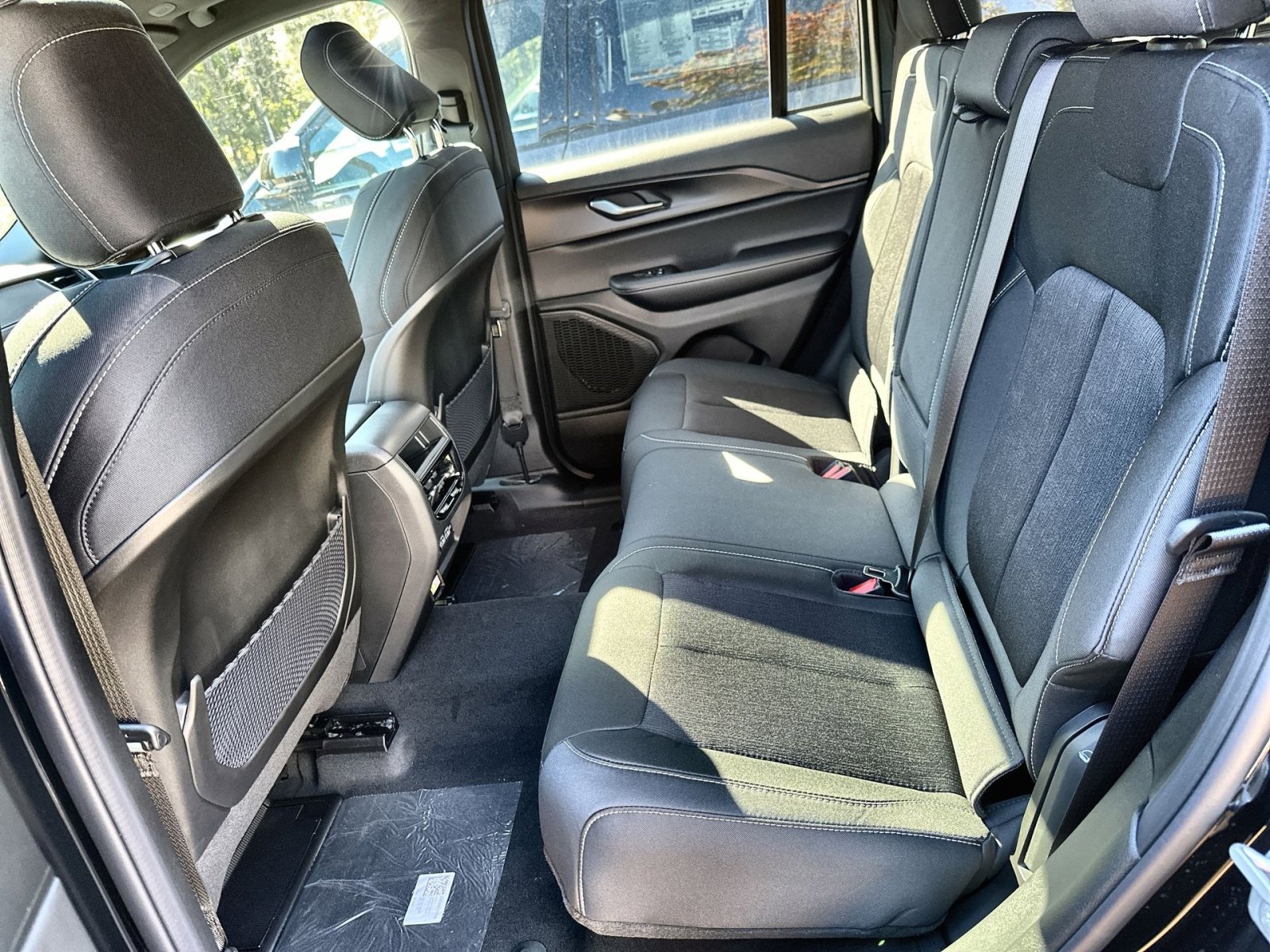 New 2025 Jeep Grand Cherokee Laredo X w/ Luxury Tech Group I image 22