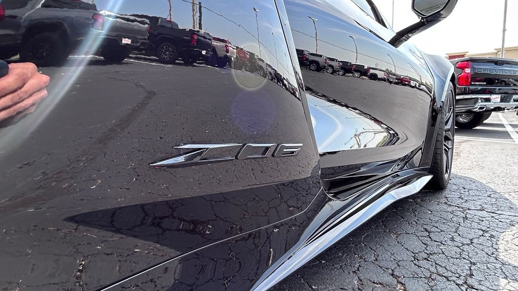 Used 2024 Chevrolet Corvette Z06 RWD image 12