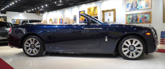 Used 2016 Rolls-Royce Dawn RWD image 8
