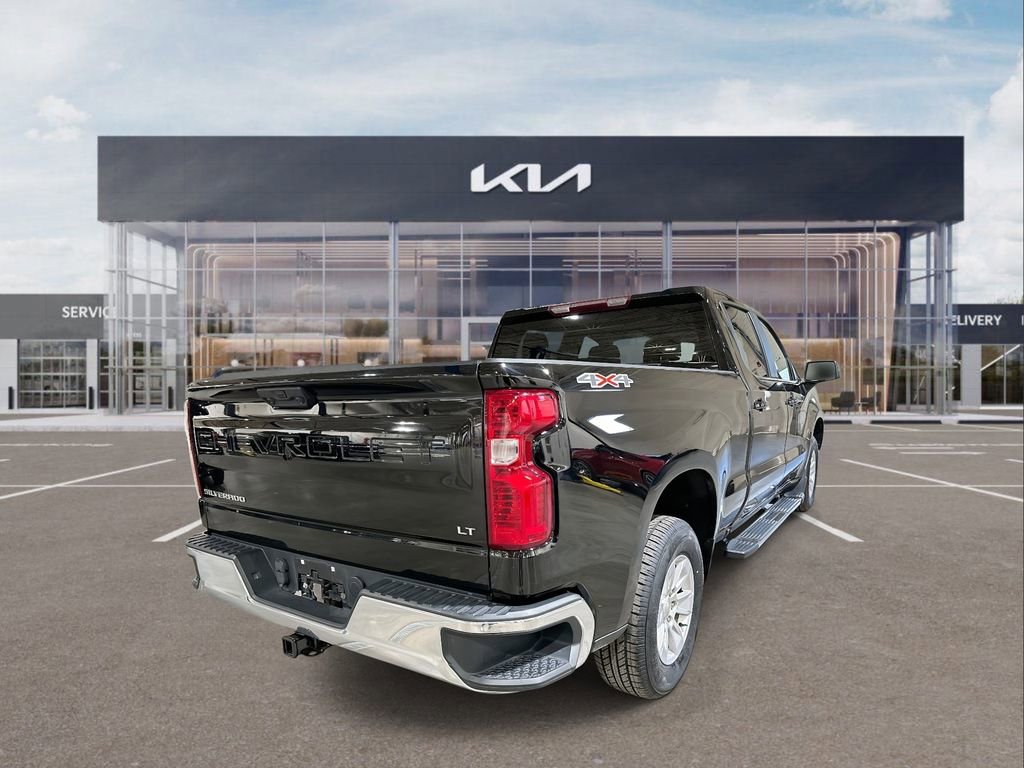 Used 2023 Chevrolet Silverado 1500 LT w/ Protection Package image 8
