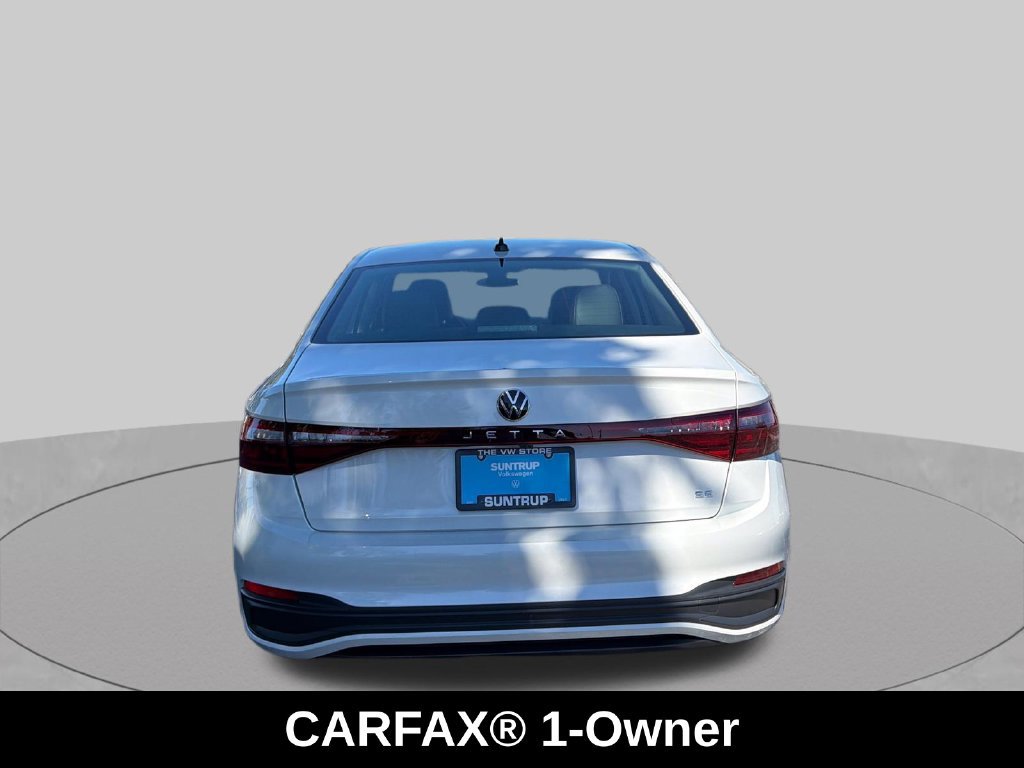 Used 2025 Volkswagen Jetta SE w/ Sunroof Package FWD image 4
