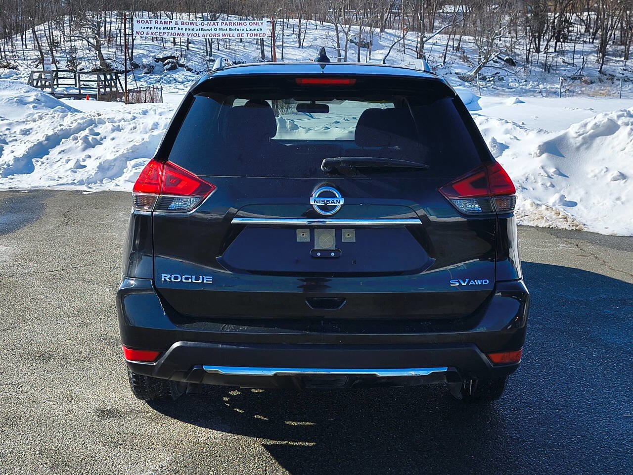 Used 2017 Nissan Rogue SV w/ SV Premium Package image 6