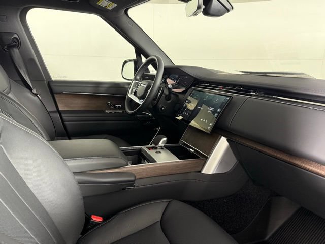 Used 2025 Land Rover Range Rover SE AWD/4WD image 32