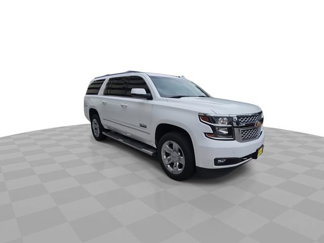 Used 2018 Chevrolet Suburban LT w/ LT Signature Package RWD image 2