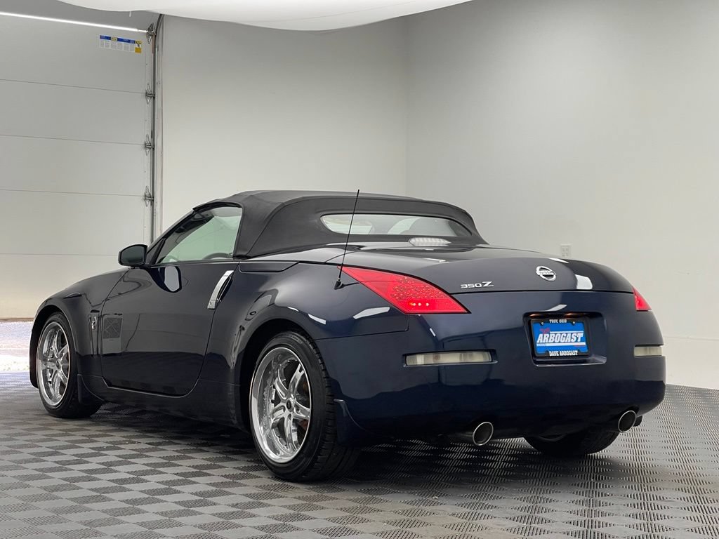 Used 2007 Nissan 350Z Touring RWD image 10