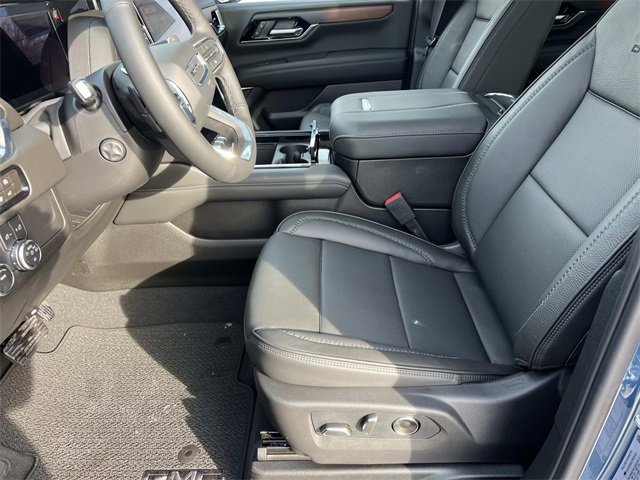 New 2026 GMC Yukon Denali w/ Sun & Power Step Package image 18