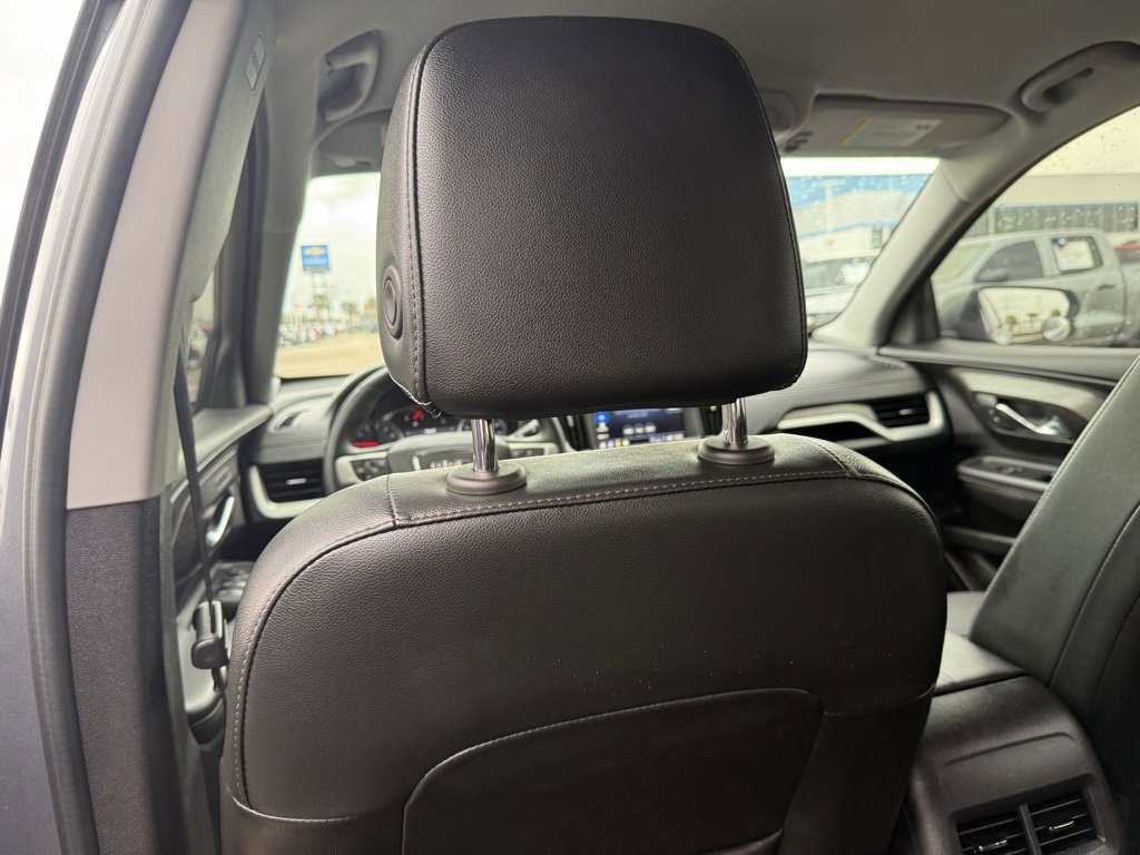 Used 2024 GMC Terrain SLT image 32