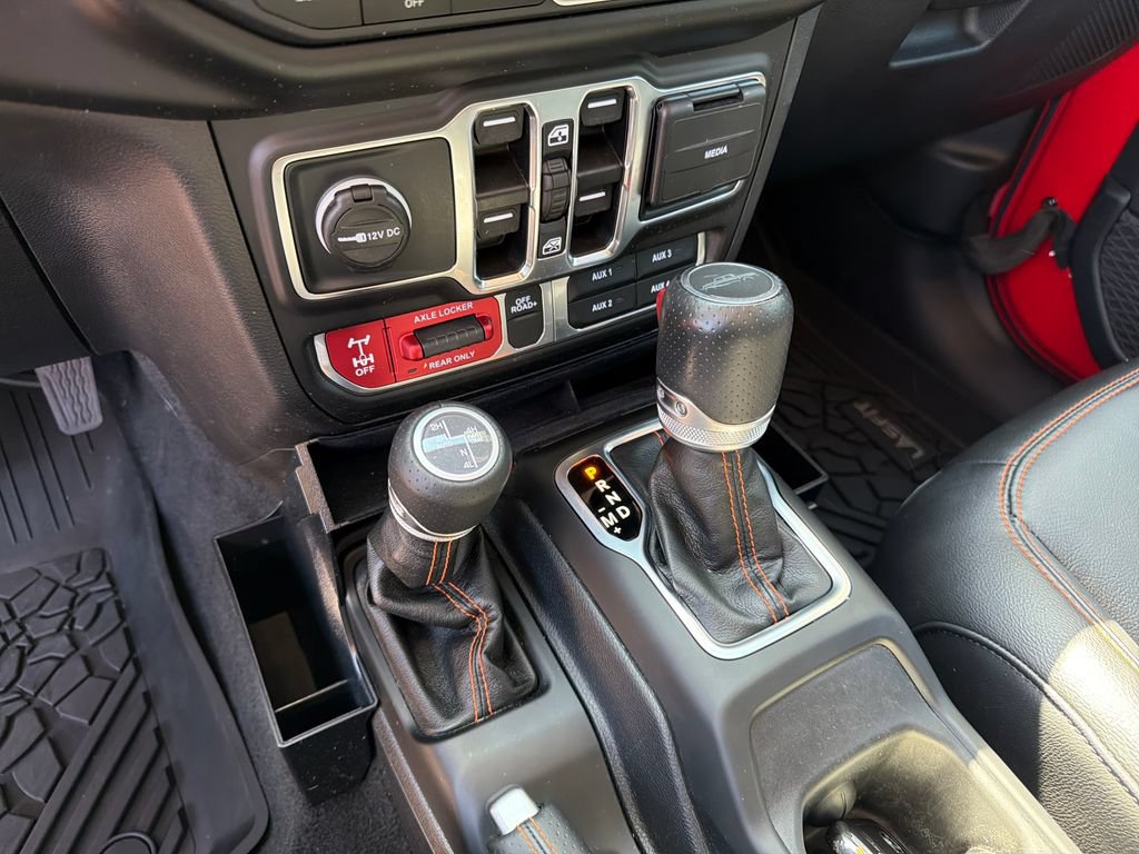 Used 2023 Jeep Gladiator Mojave w/ LED Lighting Group AWD/4WD image 29