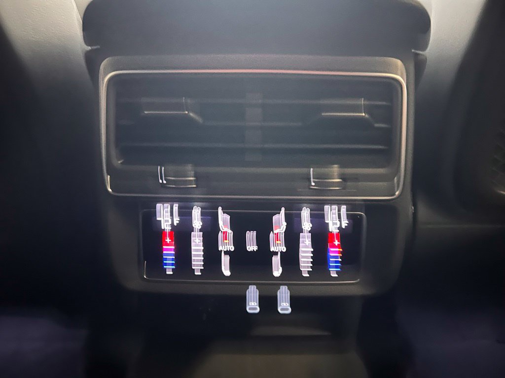 New 2027 Audi SQ8 Premium Plus AWD/4WD image 23
