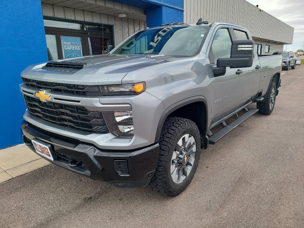 Used 2024 Chevrolet Silverado 2500 Custom w/ Custom Value Package AWD/4WD image 4