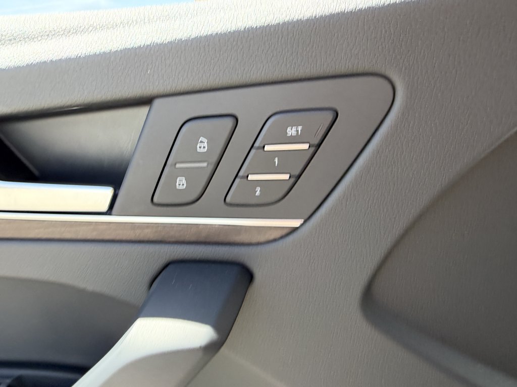 Used 2024 Audi Q5 e Premium w/ Convenience Package AWD/4WD image 32