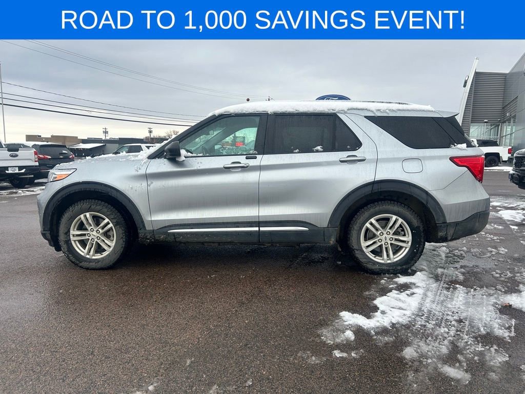 Certified 2022 Ford Explorer XLT image 3