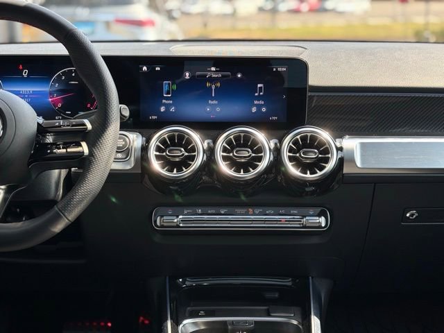 Used 2026 Mercedes-Benz GLB 250 4MATIC image 32