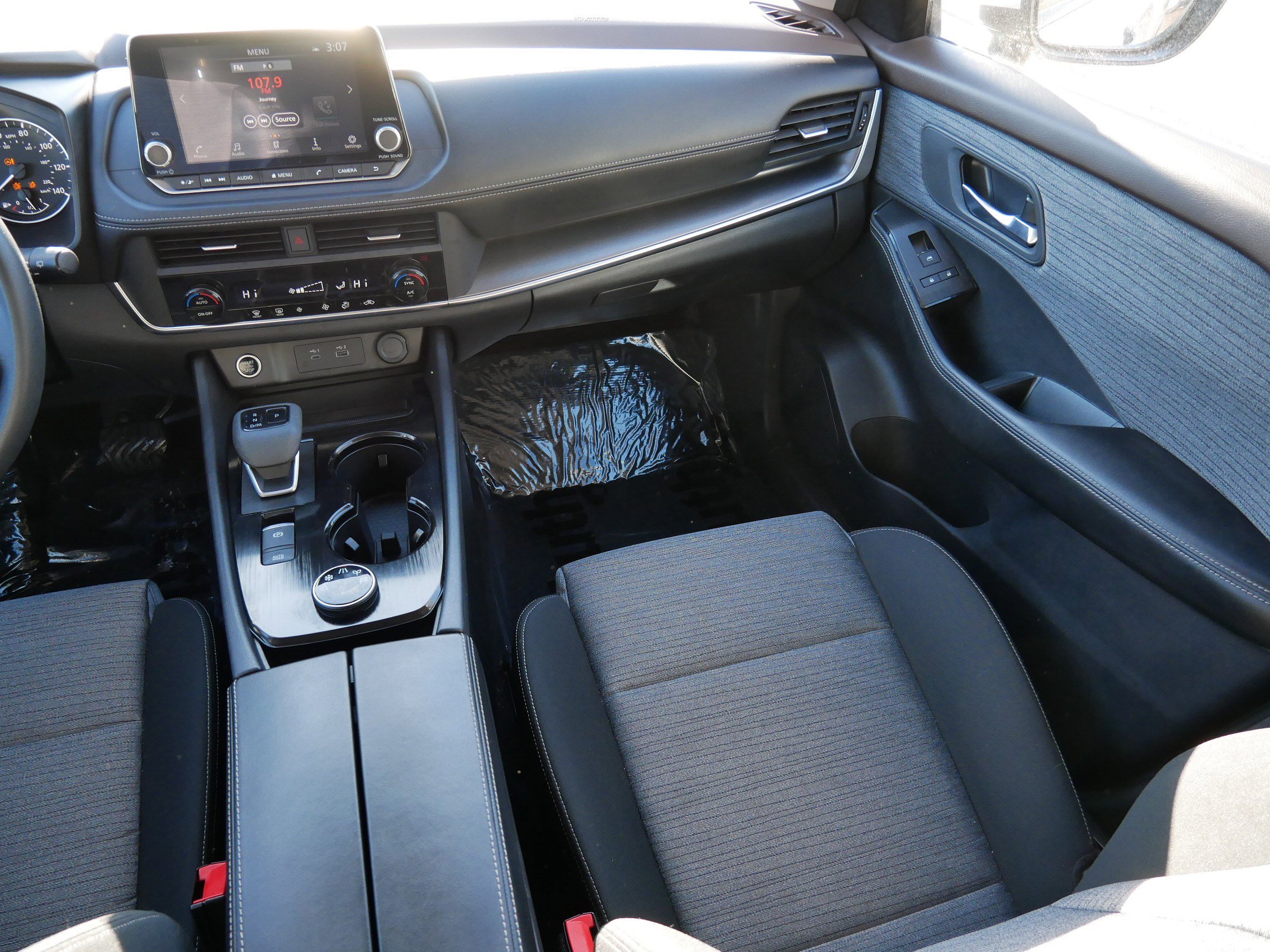 Used 2023 Nissan Rogue SV image 11