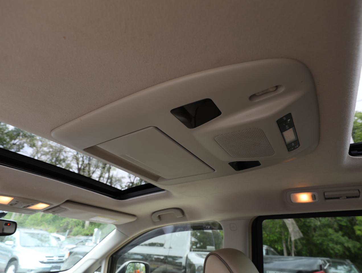 Used 2013 Nissan Quest SL FWD image 16