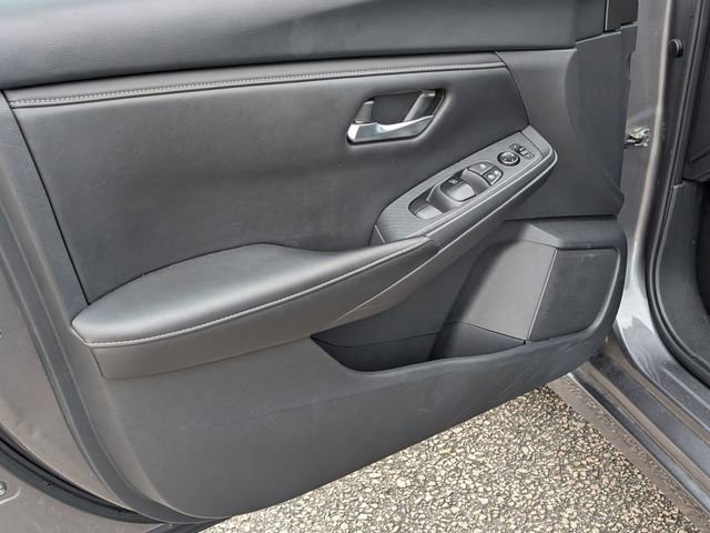 Used 2024 Nissan Sentra SV FWD image 11