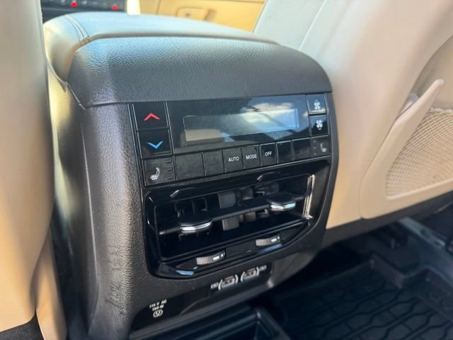 Used 2024 Jeep Grand Cherokee L Limited w/ Luxury Tech Group II AWD/4WD image 20