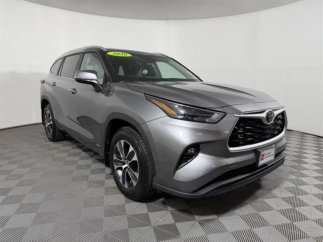 Certified 2026 Toyota Highlander XLE AWD/4WD image 3