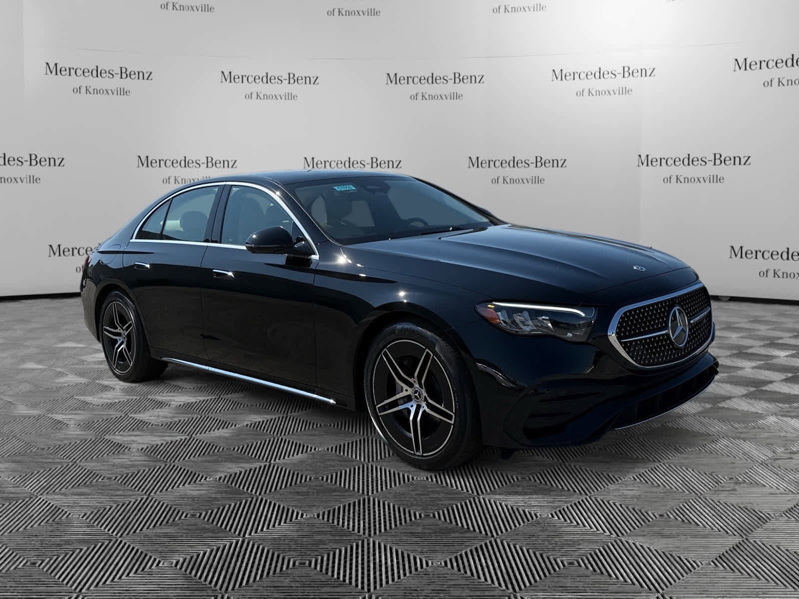 Used 2026 Mercedes-Benz E 350 4MATIC Sedan image 7