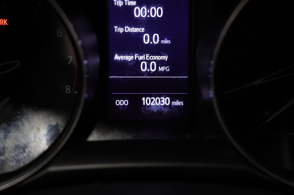 Used 2019 Toyota C-HR LE FWD image 17