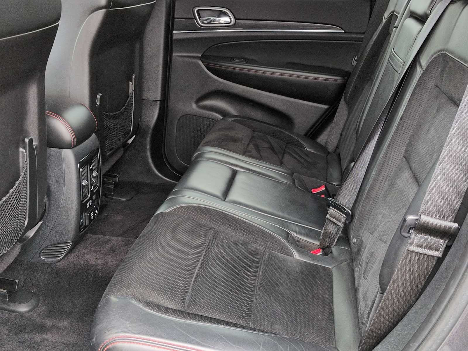 Used 2017 Jeep Grand Cherokee Trailhawk AWD/4WD image 21