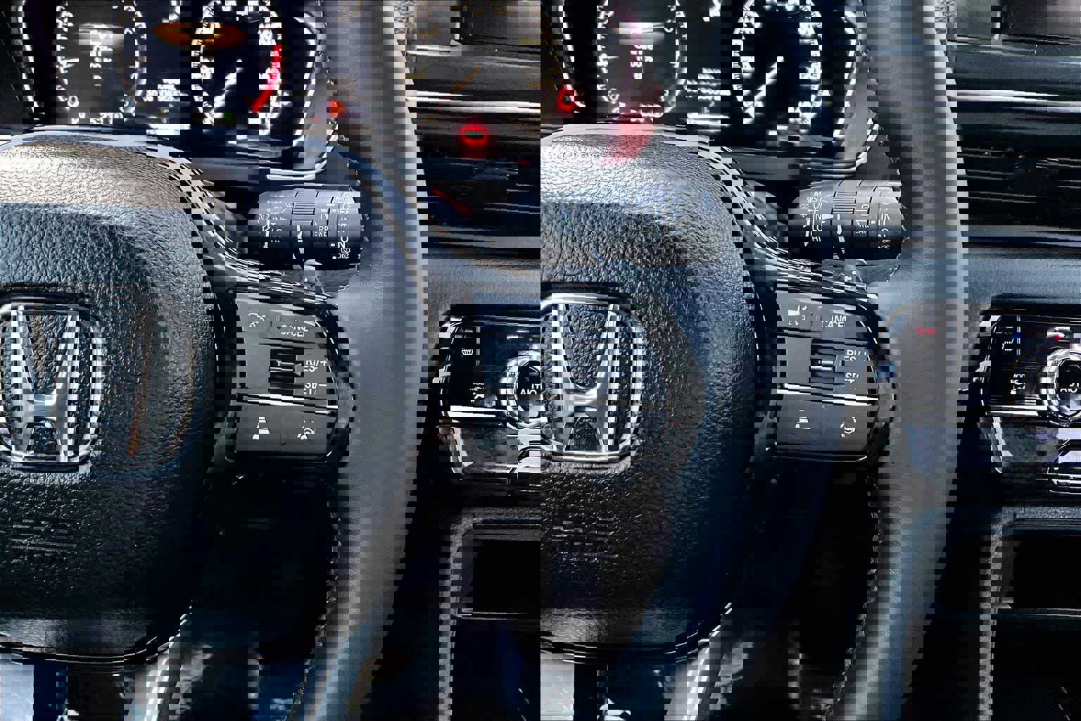 Used 2025 Honda Pilot EX-L image 24