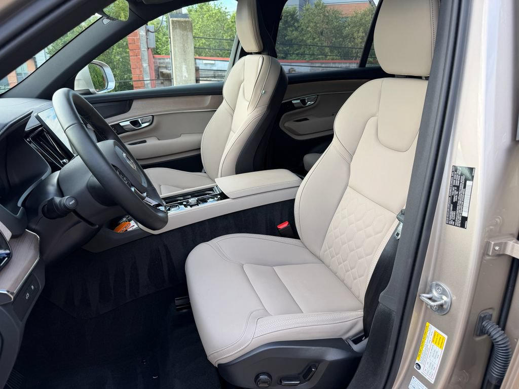 Certified 2025 Volvo XC90 T8 Plus w/ Protection Package Premier AWD/4WD image 11