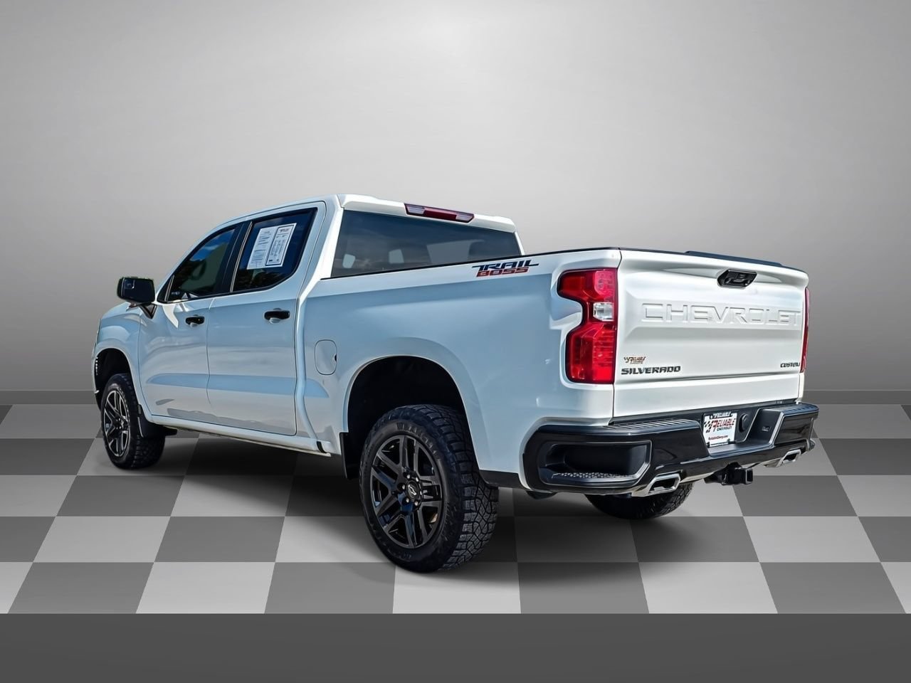 Used 2025 Chevrolet Silverado 1500 Custom Trail Boss AWD/4WD image 4