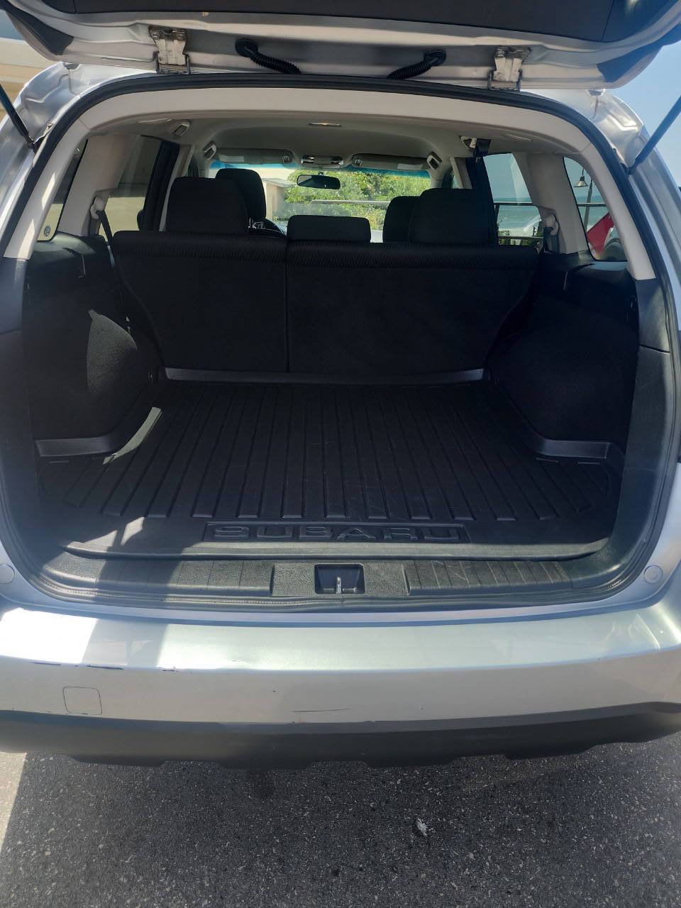 Used 2012 Subaru Outback 2.5i Premium w/ All-Weather Pkg AWD/4WD image 12