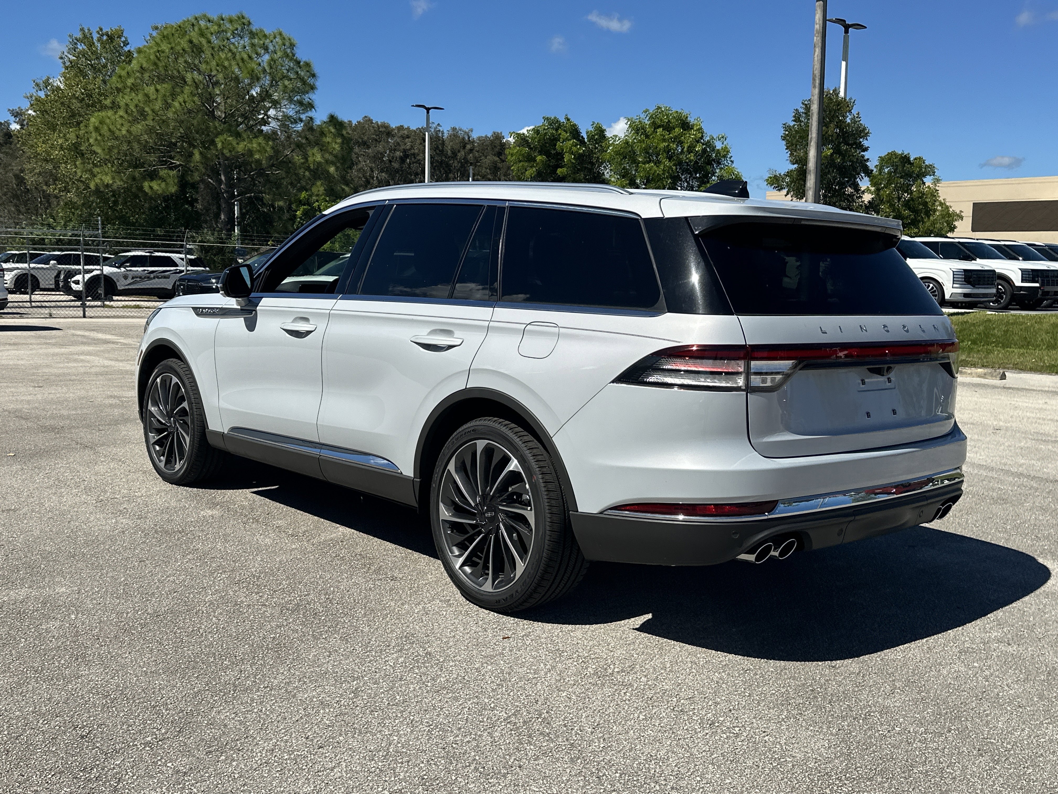 New 2025 Lincoln Aviator Reserve w/ Equipment Group 201A image 8