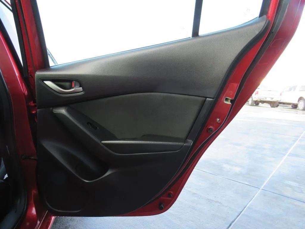 Used 2016 MAZDA MAZDA3 i Sport FWD image 40