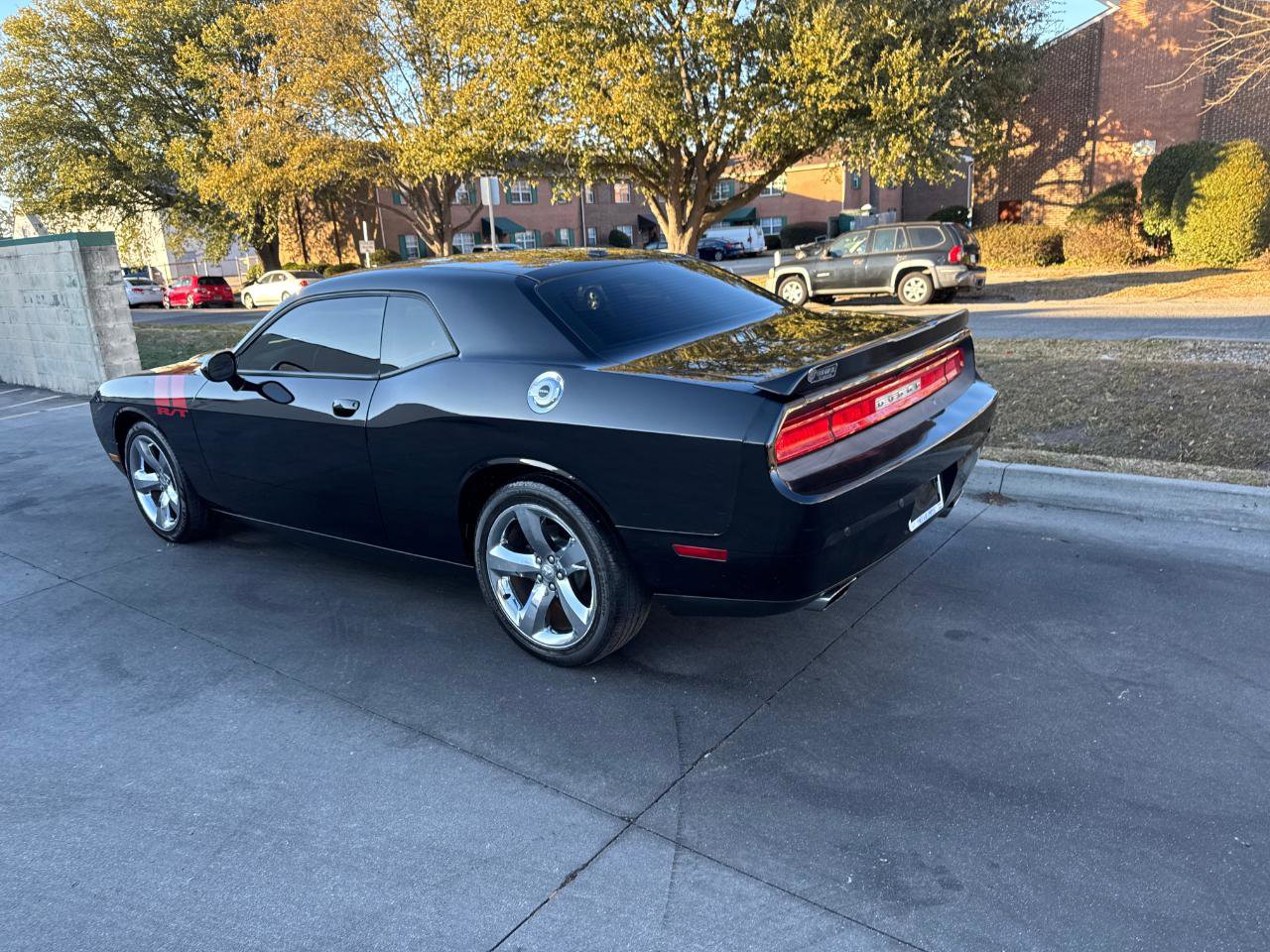 Used 2014 Dodge Challenger R/T Plus RWD image 8