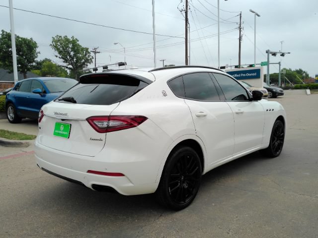 Used 2019 Maserati Levante AWD/4WD image 6