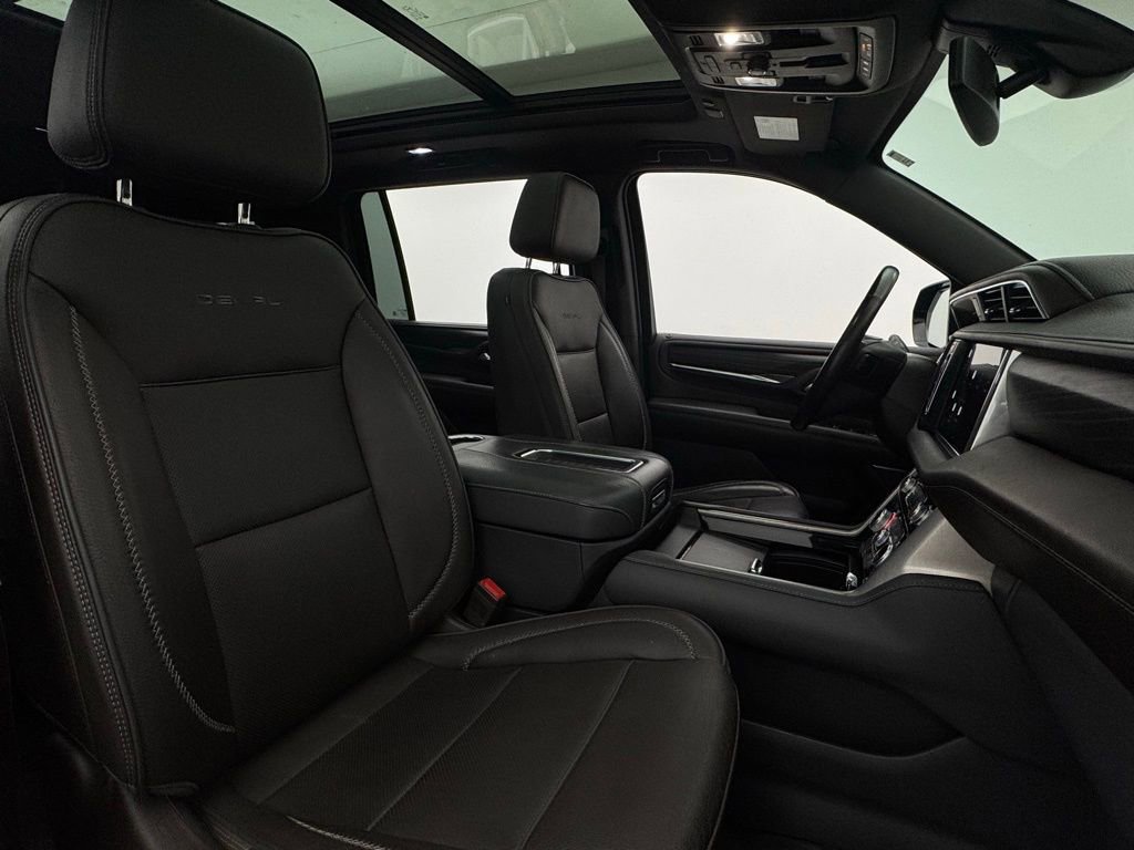 Used 2022 GMC Yukon XL Denali image 42