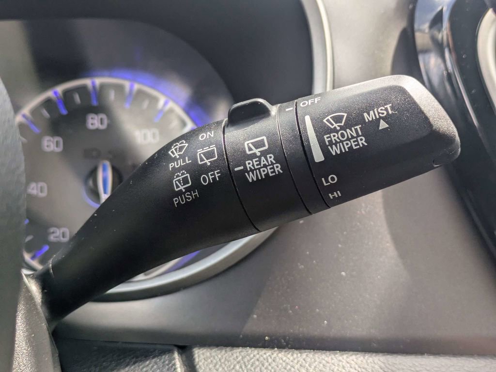 Used 2024 Chrysler Pacifica Touring-L FWD image 28