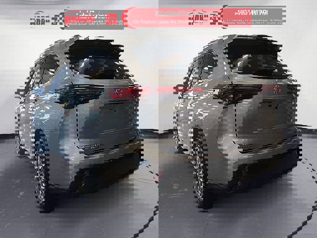 Used 2021 Toyota Highlander Limited image 3