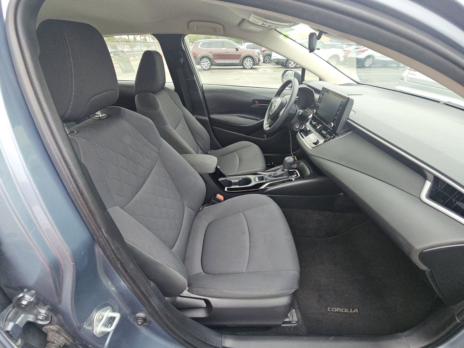 Used 2022 Toyota Corolla LE image 11