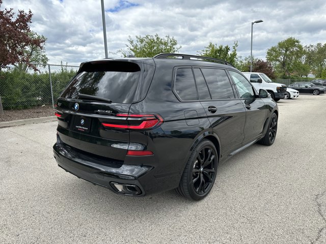 Used 2024 BMW X7 xDrive40i w/ M Sport Package AWD/4WD image 5
