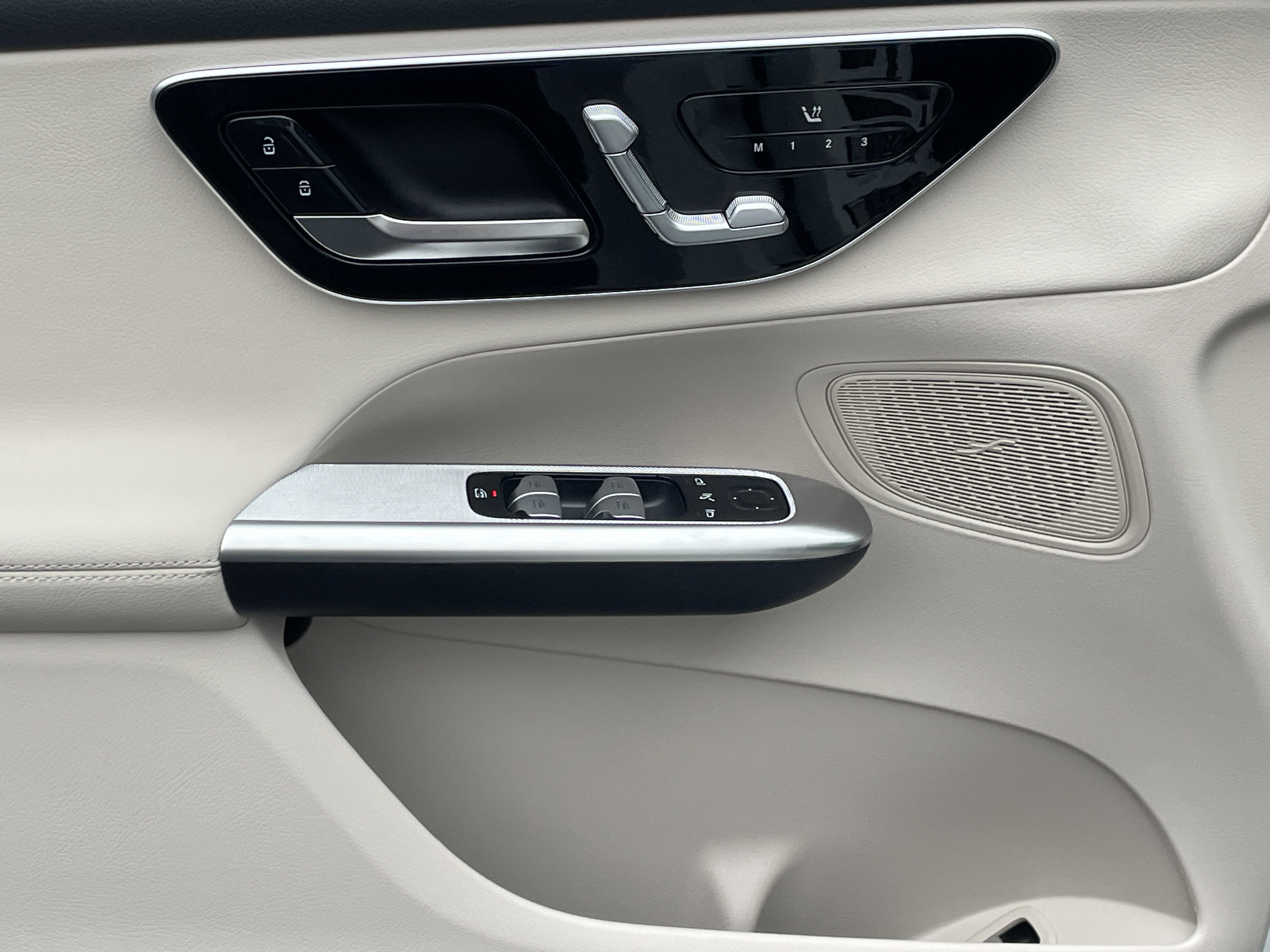 New 2026 Mercedes-Benz GLC 300 image 18