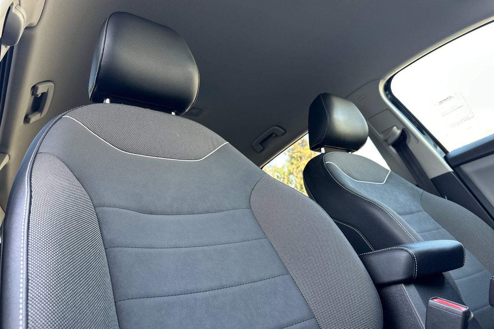 Certified 2023 Volkswagen Taos SE image 17