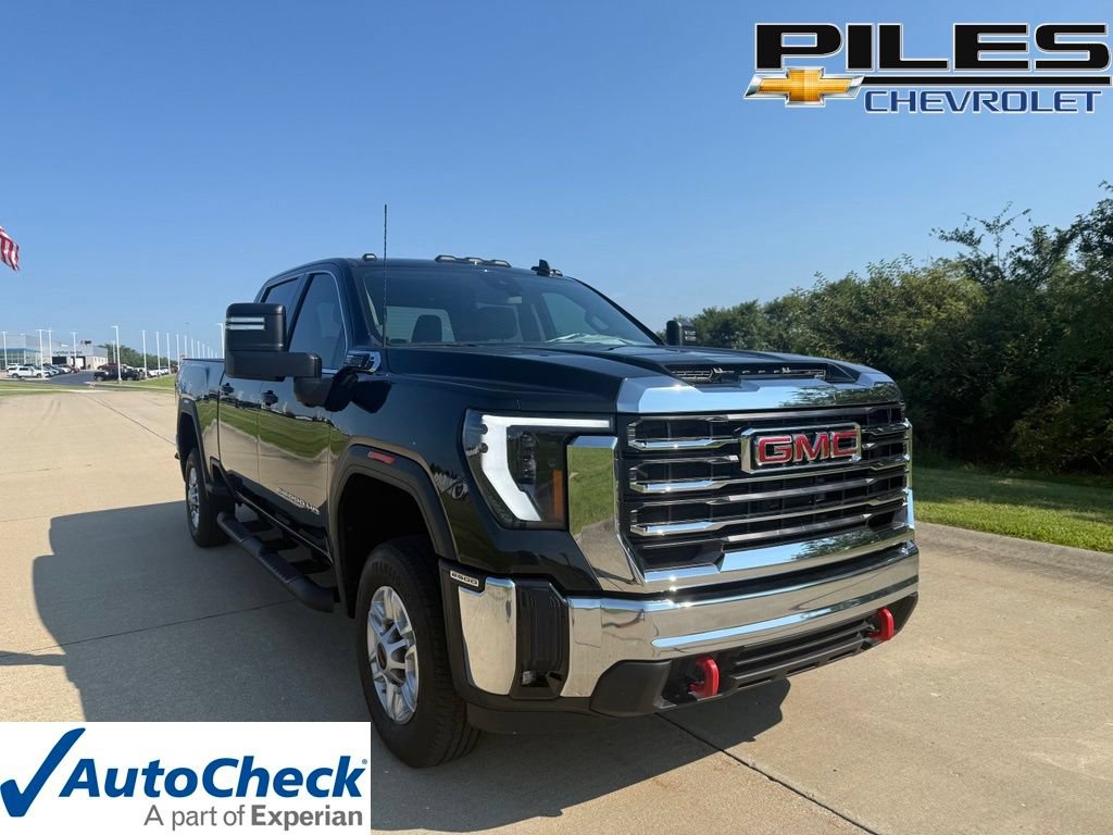 Used 2025 GMC Sierra 2500 SLE w/ SLE Value Package; AWD/4WD image 1