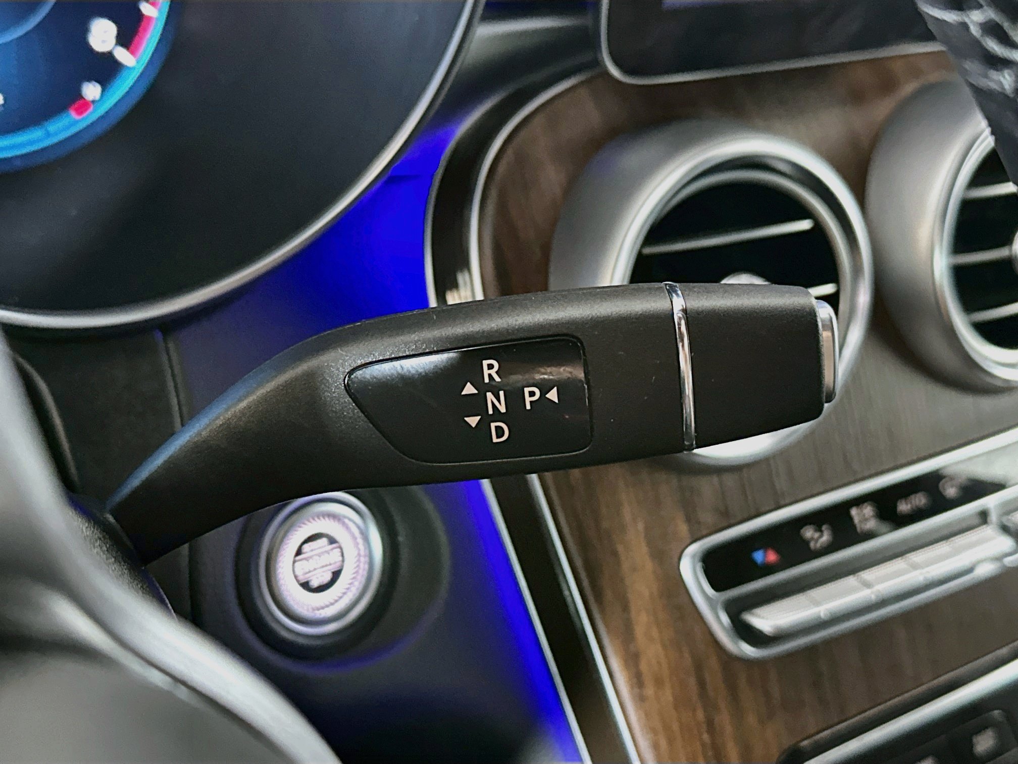 Used 2022 Mercedes-Benz GLC 300 4MATIC image 16