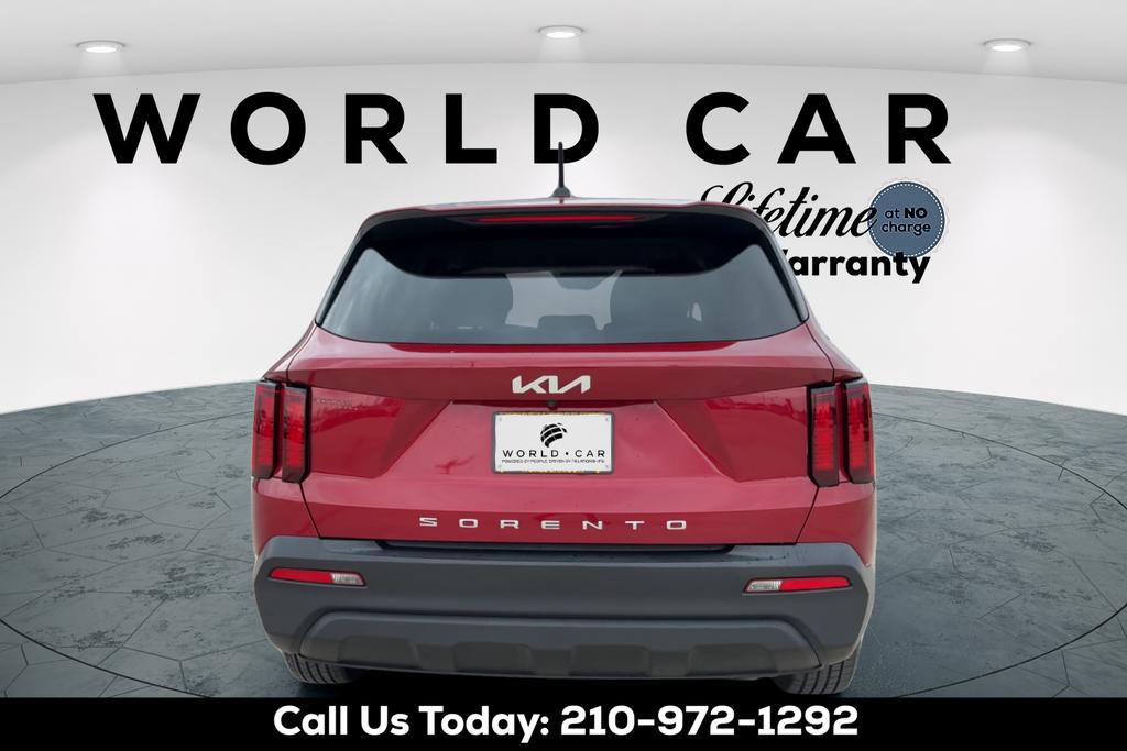Used 2022 Kia Sorento LX image 4