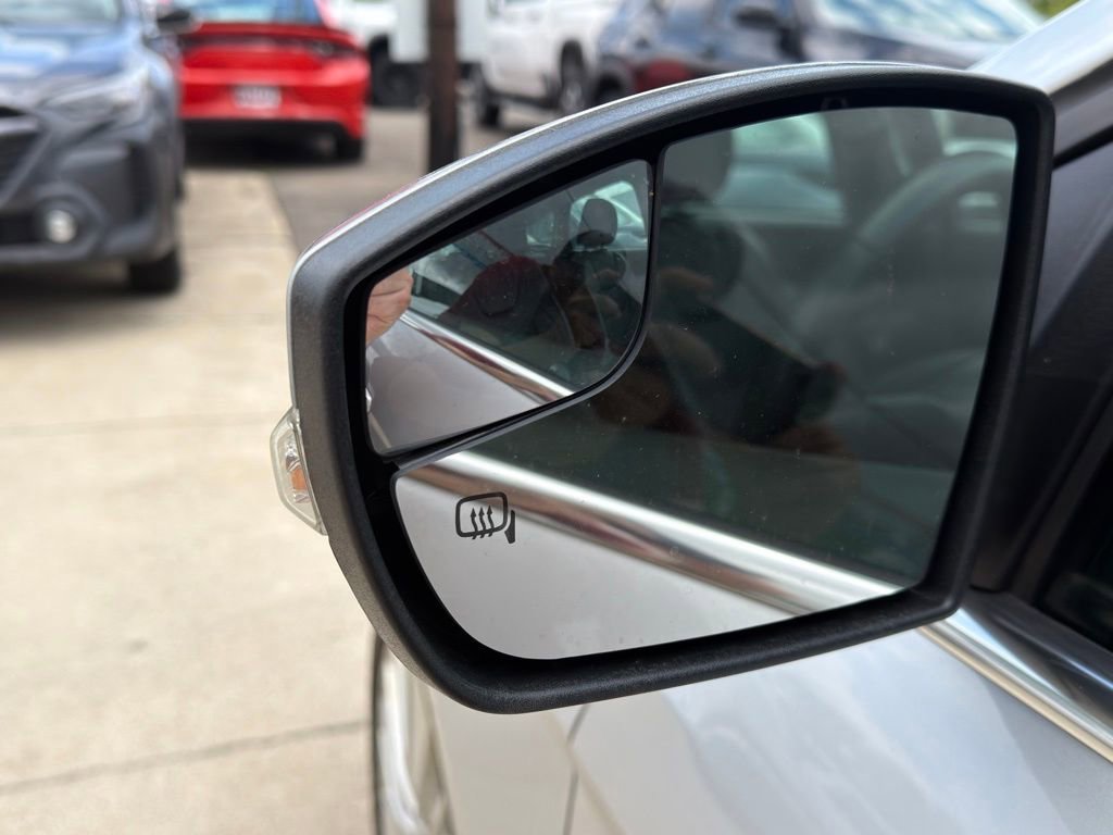 Used 2017 Ford Focus Titanium FWD image 9
