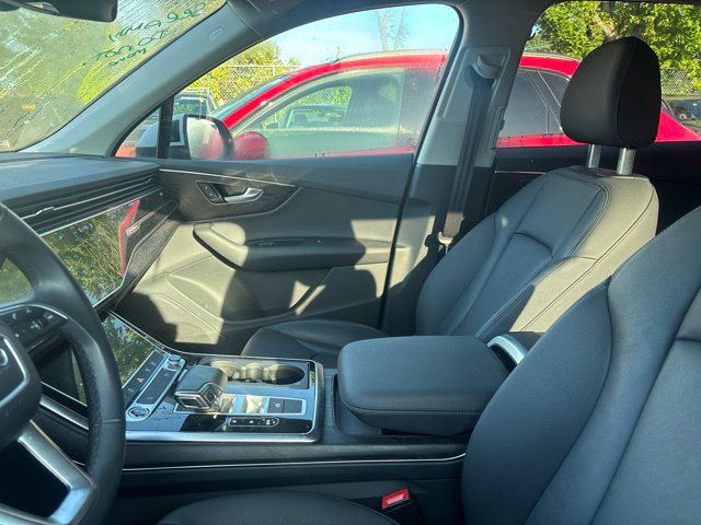 Used 2023 Audi Q7 3.0T Premium w/ Convenience Package AWD/4WD image 4