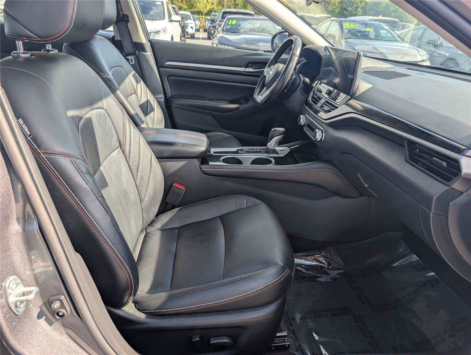 Used 2024 Nissan Altima 2.5 SR w/ SR Premium Package FWD image 11