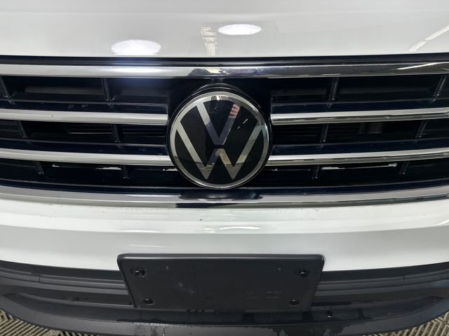 Used 2022 Volkswagen Tiguan SE image 9