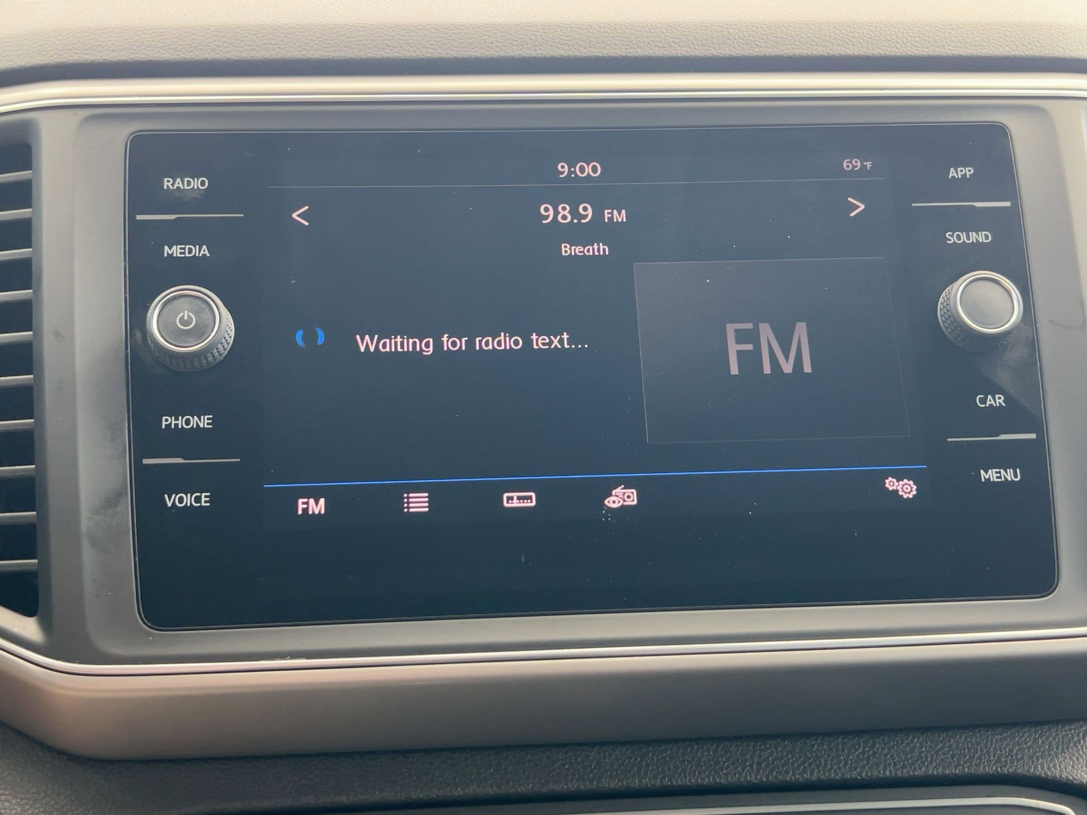 Used 2019 Volkswagen Atlas SE w/ Towing Package image 23