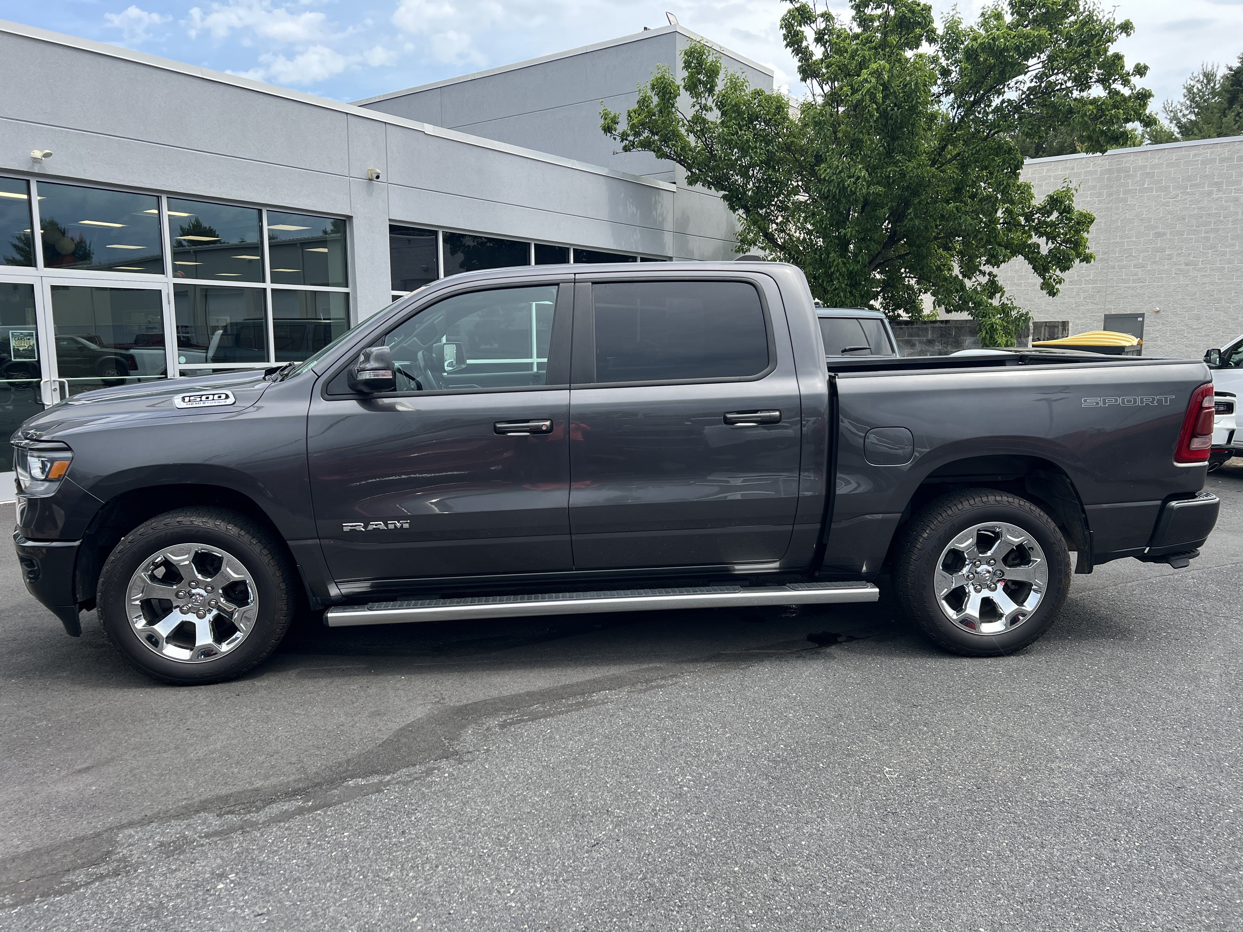 Used 2022 RAM 1500 Big Horn AWD/4WD image 14
